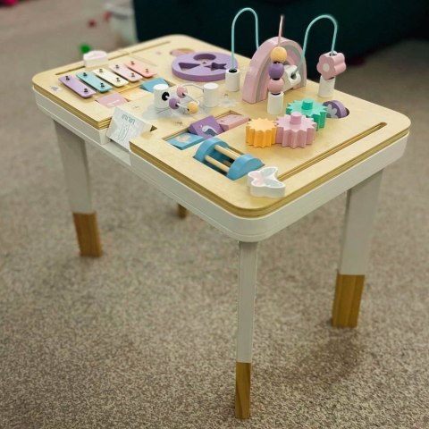 Tablica manipulacyjna LULILO LUDO stolik drewniany sensoryczny 2w1 różowy